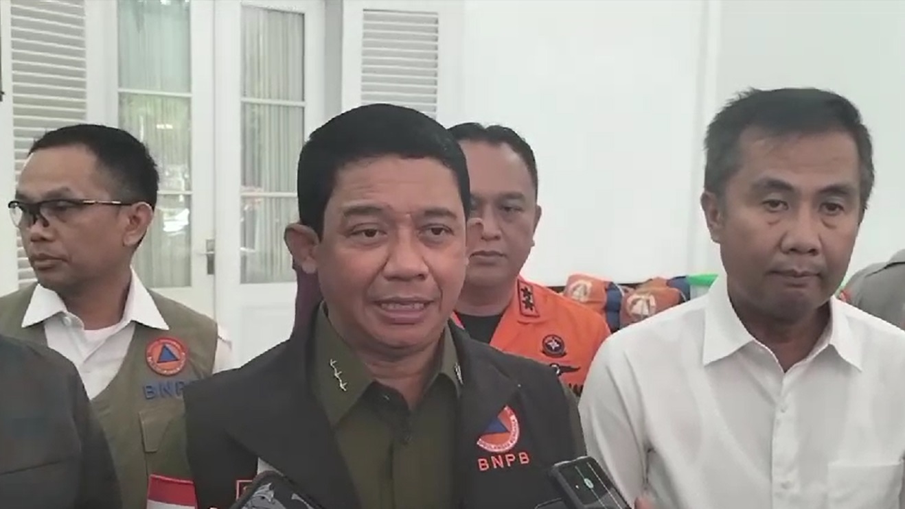 Kepala Badan Nasional Penanggulangan Bencana (BNPB) Suharyanto saat memberikan keterangan pers kepada awak media tentang anggaran siaga bencana alam Jabar.