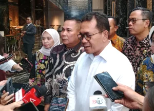 Menteri Perdagangan Budi Santoso saat memberikan keterangan persnya kepada awak media.